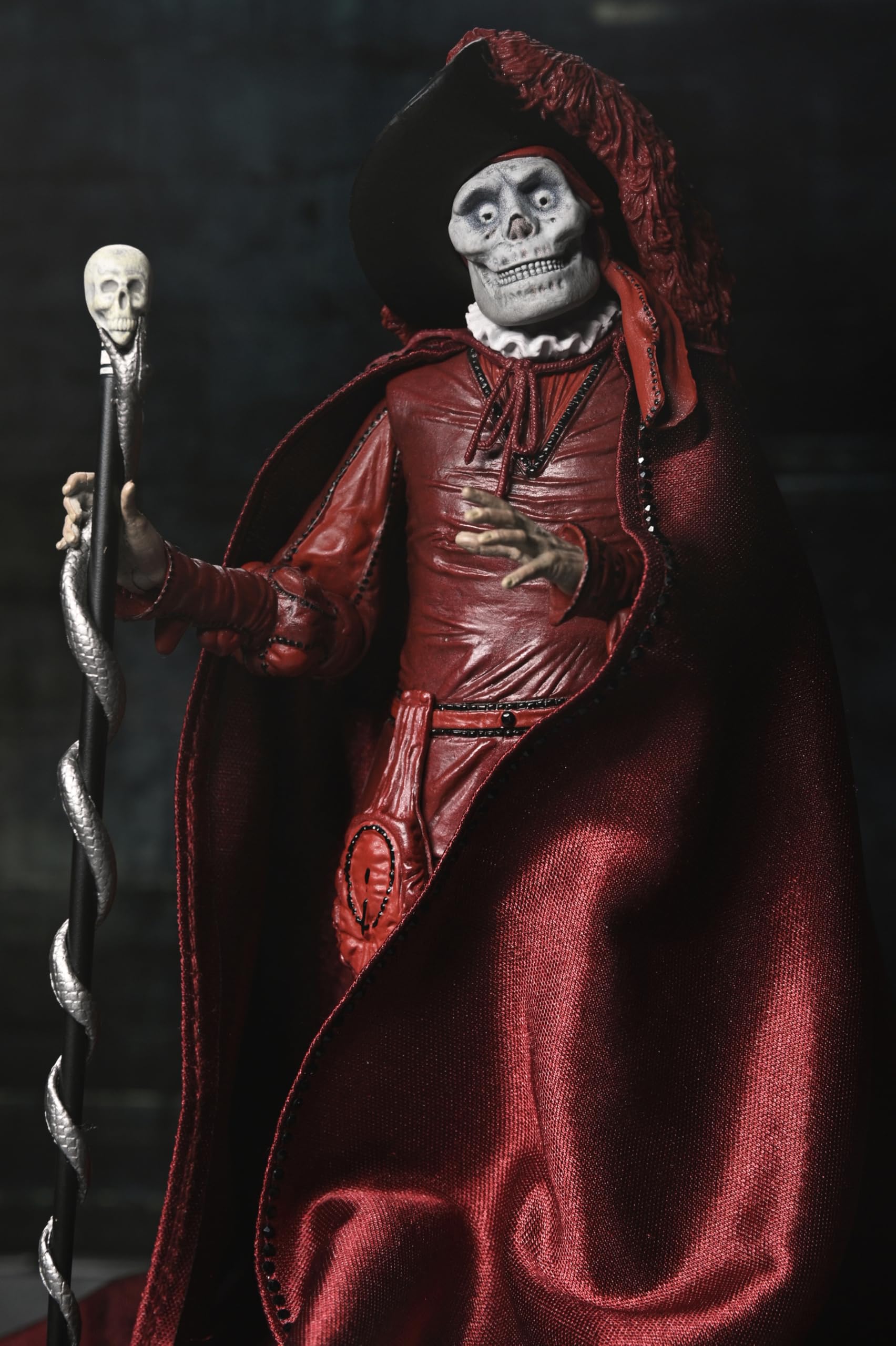 Amazon | NECA ファントム仮面 赤死のスケール アクションフィギュア